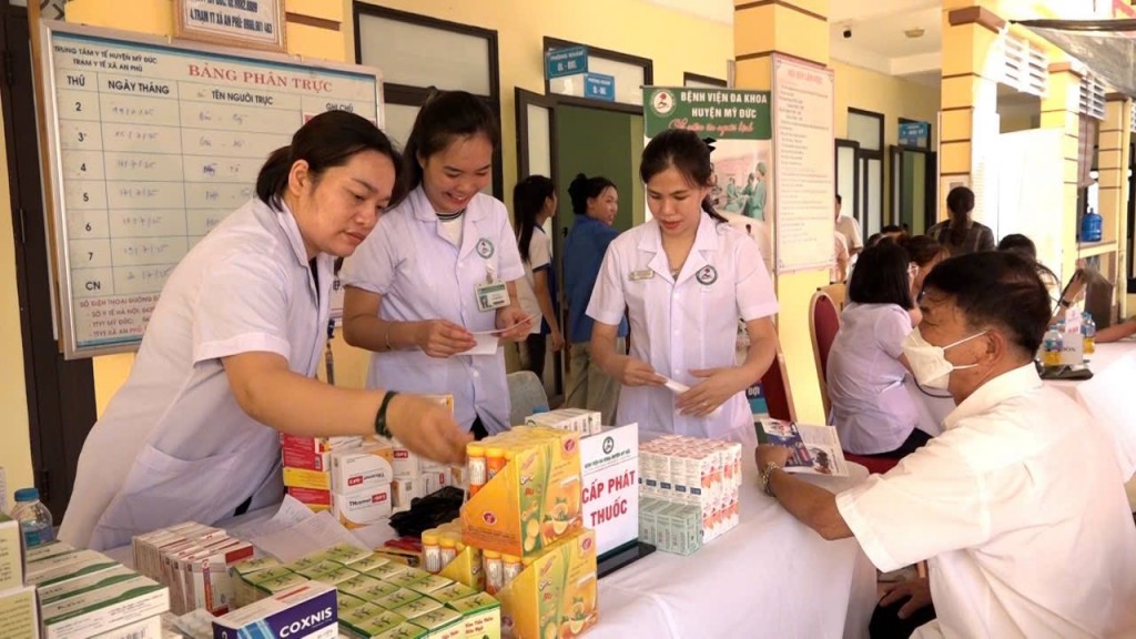 Tổ chức khám chữa bệnh cấp thuốc miễn phí cho người có công