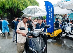 Khách hàng mạnh tay chốt đơn vì xe xịn, mua dễ, chi phí sử dụng “rẻ như cho”