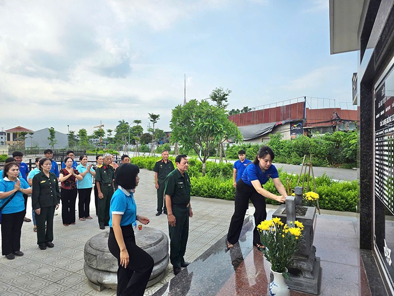 Đoàn Thanh niên phường Từ Liêm hưởng ứng “Ngày Chủ nhật xanh”