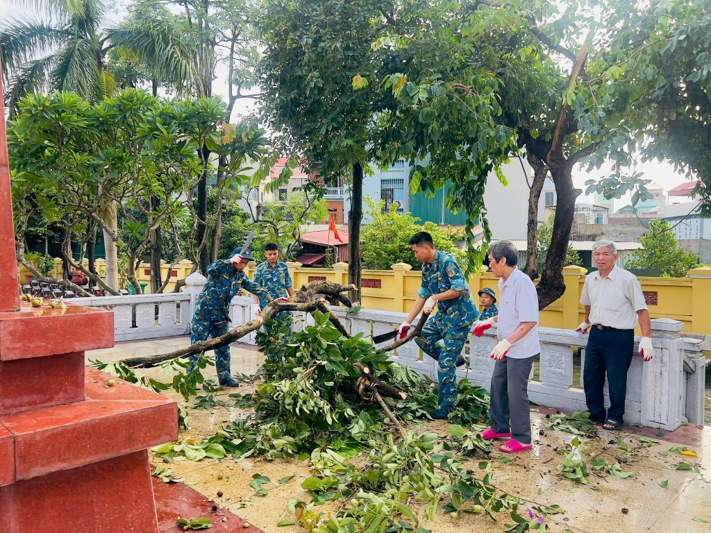Chăm sóc nghĩa trang liệt sĩ thể hiện đạo lý uống nước nhớ nguồn