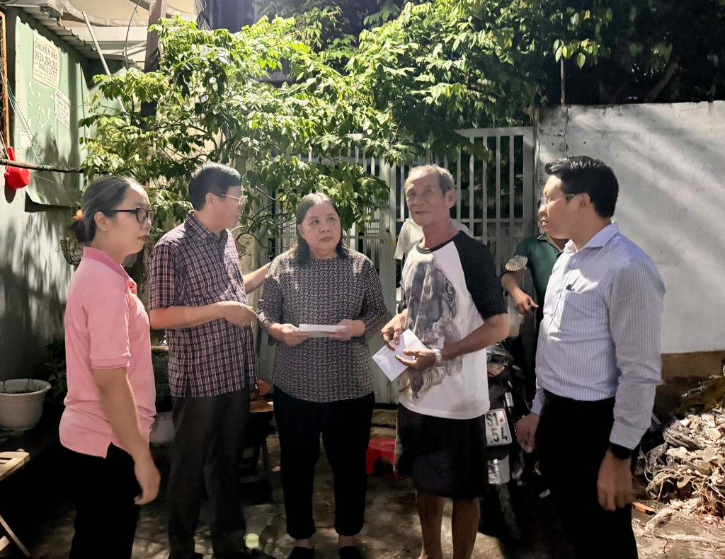 Đại diện phường Bình Thạnh đến 