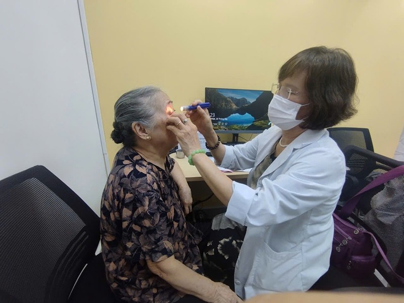 Hơn 160 thương, bệnh binh, người có công được khám, tư vấn sức khoẻ