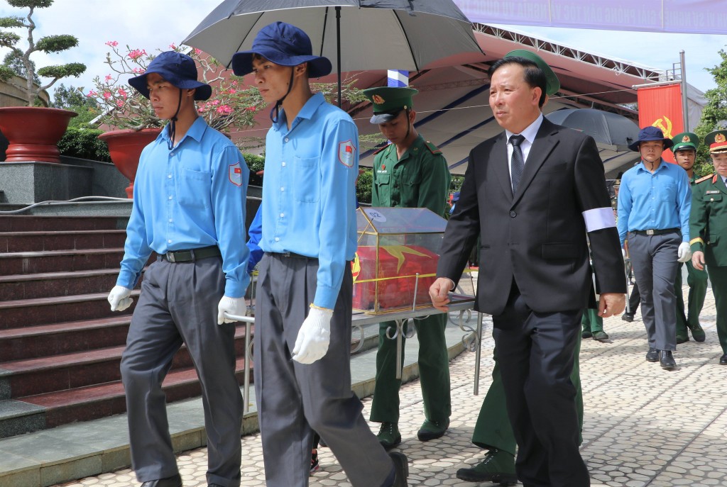 Phó Thủ tướng Chính phủ Mai Văn Chính thăm gia đình chính sách tại Tây Ninh
