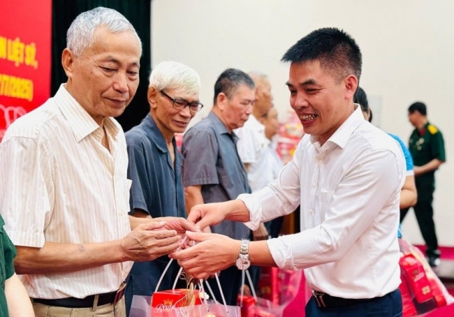 Ủy ban MTTQ xã Thanh Trì tri ân người có công
