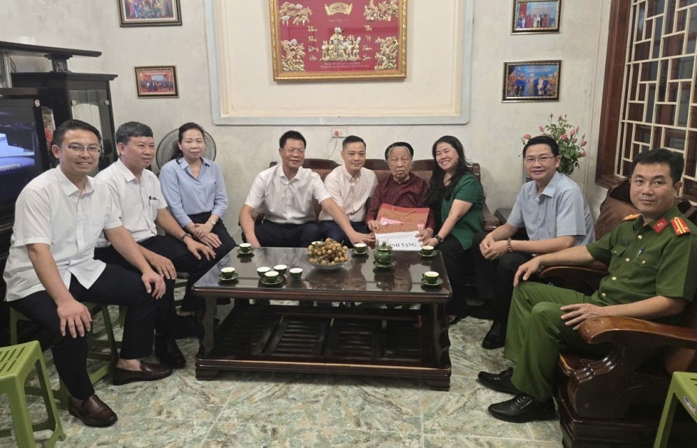 Phường Phú Thượng tri ân Mẹ Việt Nam anh hùng