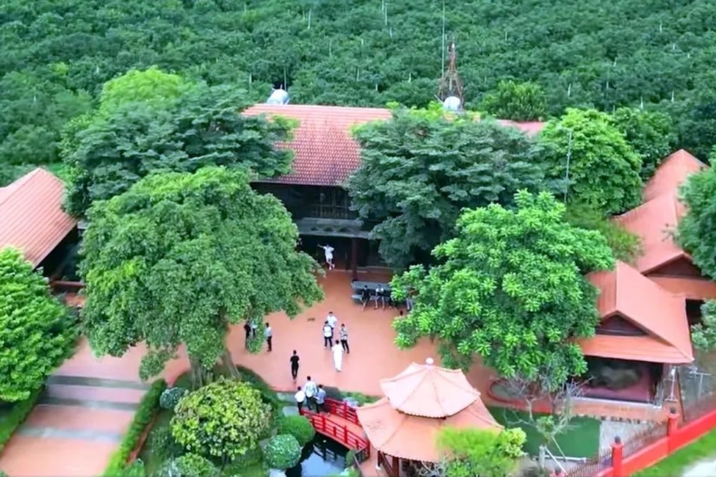 Khu vực trang trại của Nguyễn Văn Vy được xây dựng như một biệt phủ, nơi tập trung của nhiều đối tượng anh chị giang hồ cộm cán