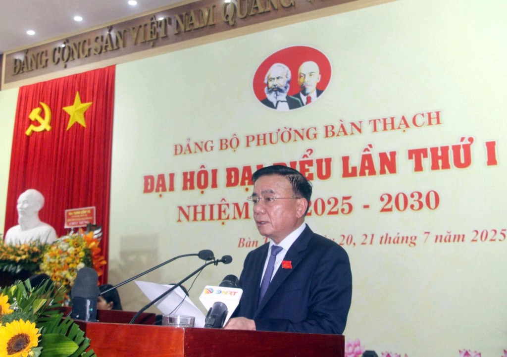 Ông Trần Cẩm Tú, Ủy viên Bộ Chính trị, Thường trực Ban Bí thư phát biểu chỉ đạo tại Đại hội.