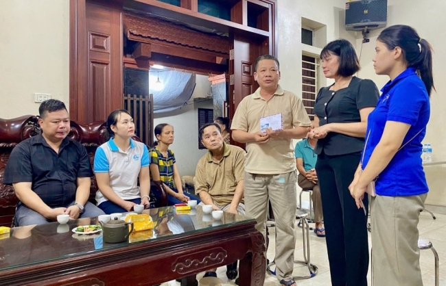 Xã Hồng Vân: Ấm tình người sau vụ tai nạn đường thủy