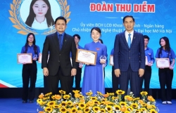 Cô "sinh viên 5 tốt" mê nghệ thuật vượt giới hạn để trưởng thành