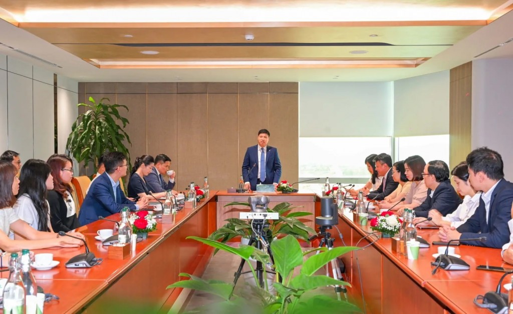 Ông Hồng Quang - Thành viên HĐQT kiêm Giám đốc Khối Nhân sự phát biểu tại Lễ công bố quyết định nhân sự
