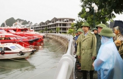 Phó Chủ tịch UBND tỉnh Quảng Ninh kiểm tra công tác phòng chống bão