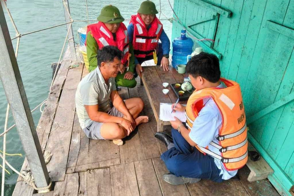 7.518 người dân Nuôi trồng thủy sản đã được vận động lên bờ an toàn để tránh bão