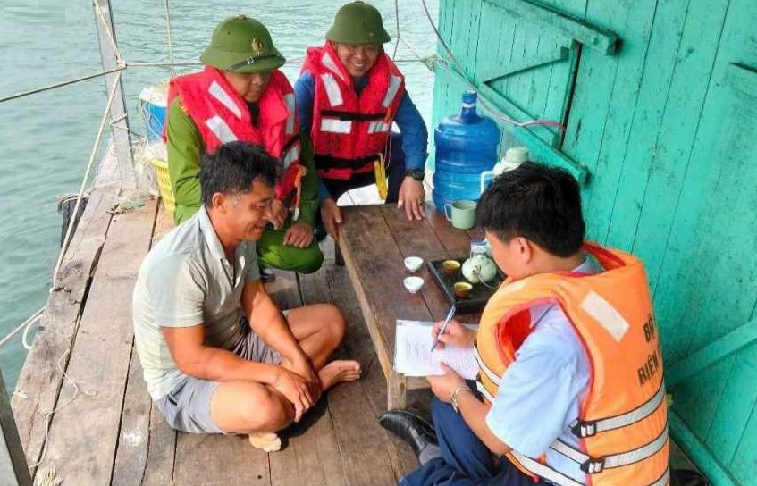Di dời hơn 7.500 ngư dân nuôi trồng thủy sản đi tránh bão