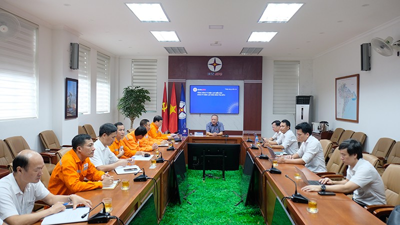 Lãnh đạo EVNNPC triển khai các biện pháp ứng phó với bão số 3 theo phương châm “4 tại chỗ”