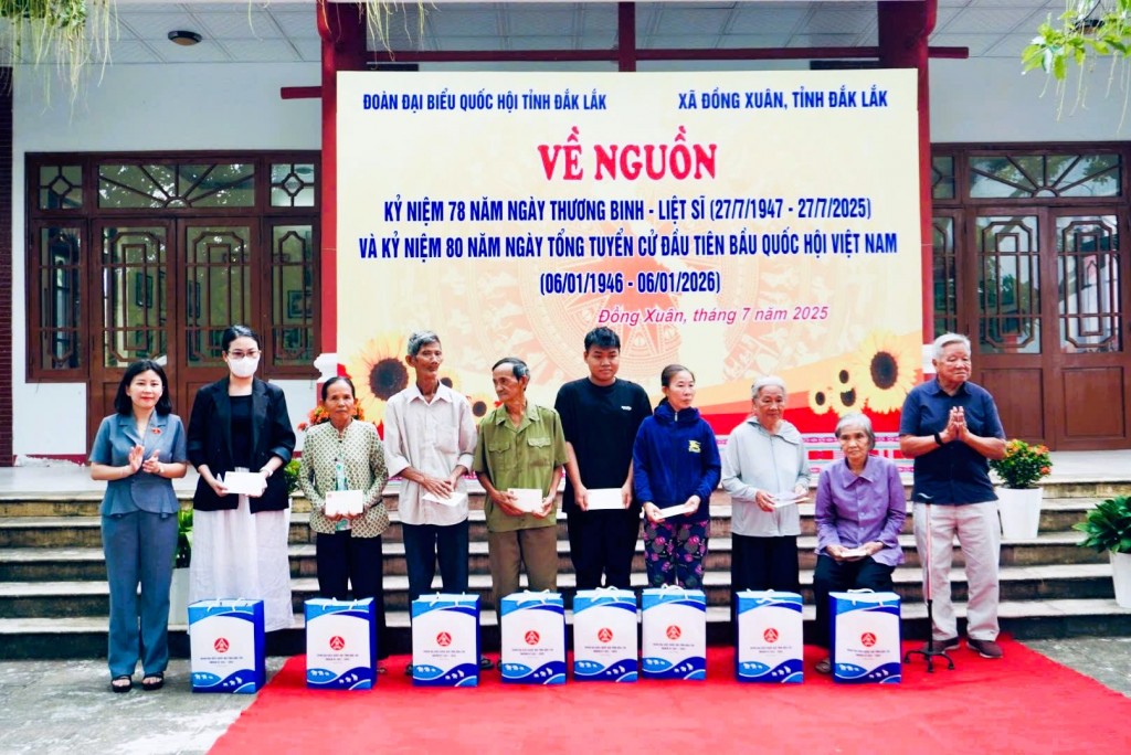 Đoàn ĐBQH Đắk Lắk hành trình về nguồn, bồi đắp truyền thống cách mạng