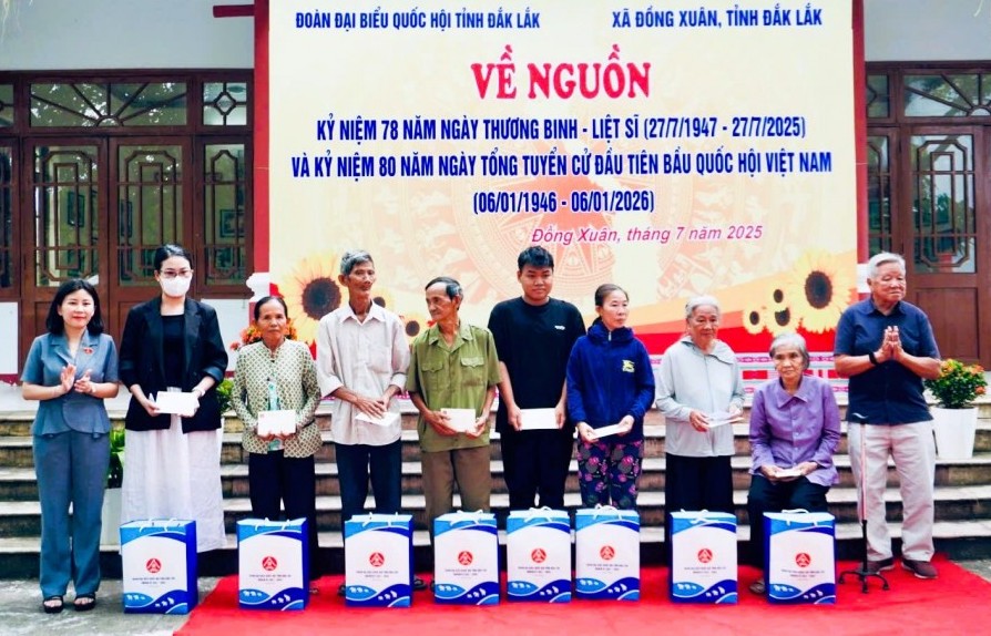 Đoàn ĐBQH Đắk Lắk hành trình về nguồn, bồi đắp truyền thống cách mạng