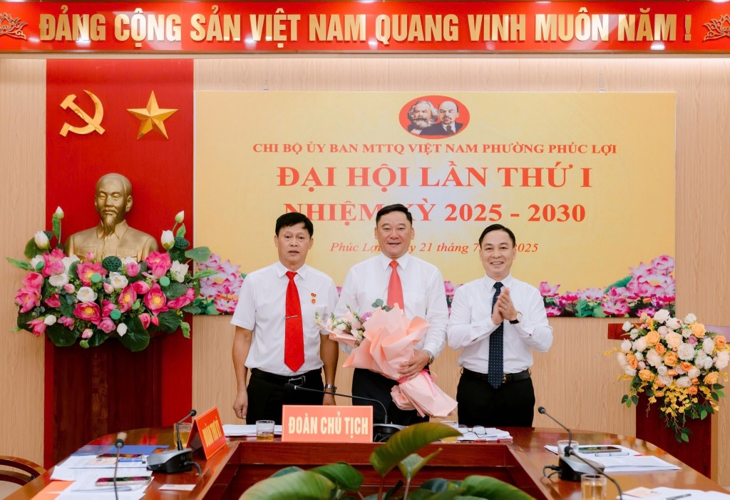 đồng chí Nguyễn Xuân Hiền - Phó Bí thư Thường trực Đảng ủy phường, Bí thư Đảng ủy các cơ quan Đảng của phường Phúc Lợi