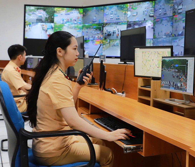 Trung tâm chỉ huy giao thông, Phòng CSGT giám sát chặt chẽ các diễn biến, kịp thời thông tin, phối hợp giải quyết các sự cố