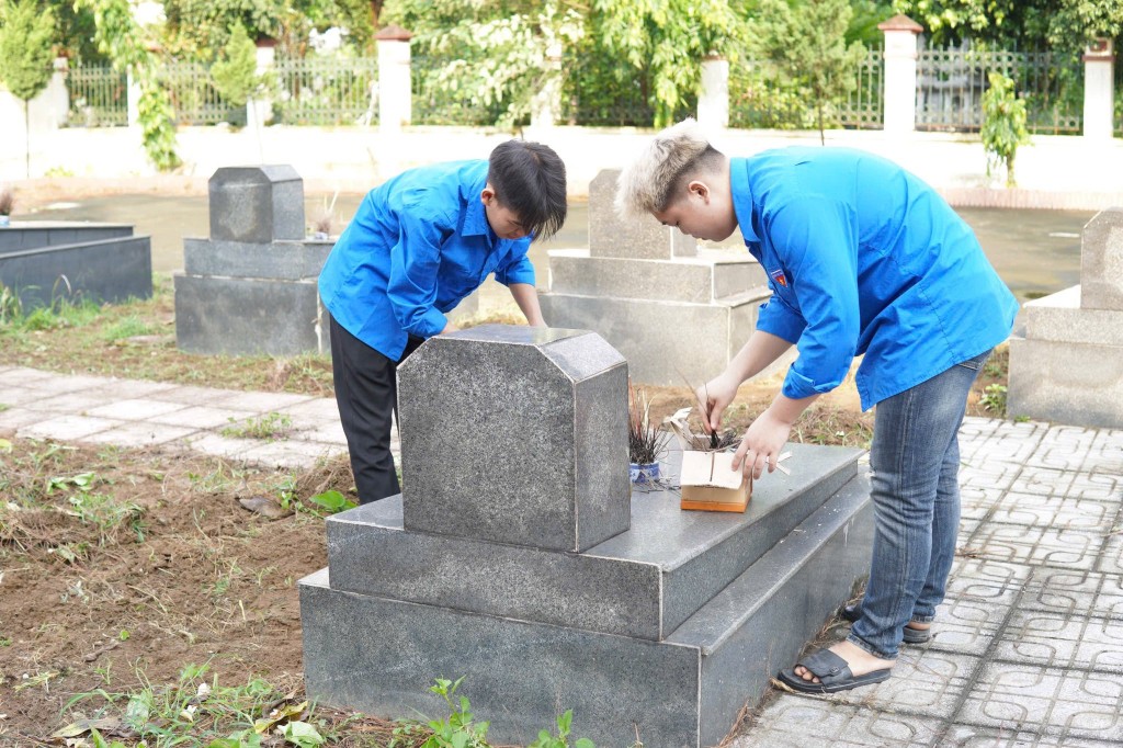 Các bạn trẻ