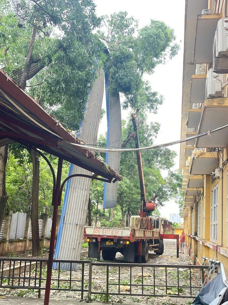 UBND xã Thanh Trì ứng trực 24/24h để phòng, chống bão số 3