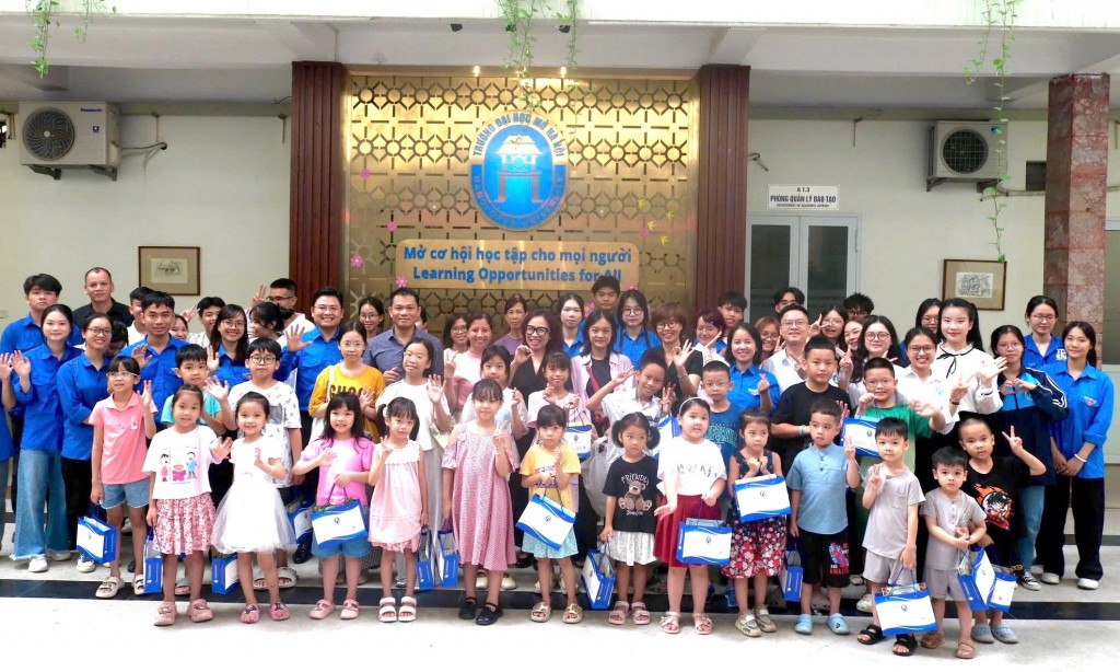 Thầy và trò Trường Mở