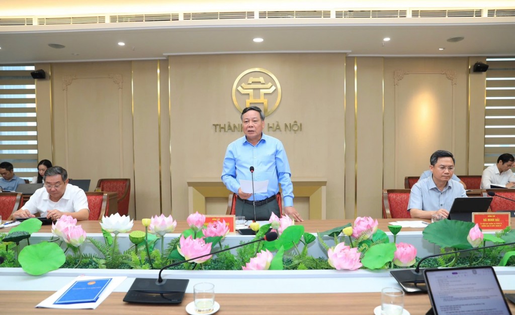 Phó Bí thư Thường trực Thành ủy Hà Nội Nguyễn Văn Phong kết luận hội nghị. Ảnh: Quang Thái