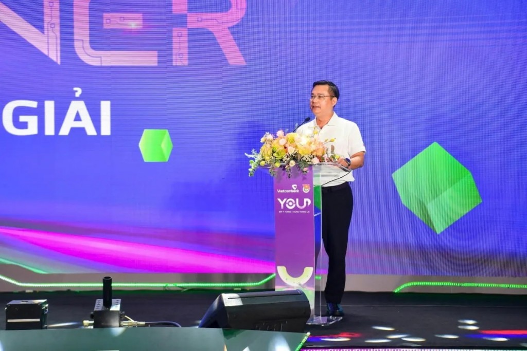 Nguyễn Thanh Tùng - Bí thư Đảng uỷ, Chủ tịch HĐQT Vietcombank phát biểu chỉ đạo tại Gala Dinner và tổng kết trao giải