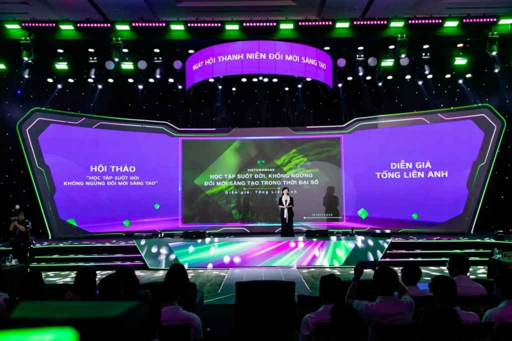 Chuyên gia Giáo dục Tống Liên Anh với những chia sẻ liên quan đến học tập trong thời đại chuyển đổi số