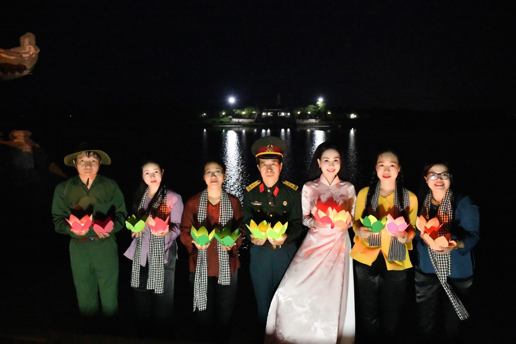 MV “Còn mãi với non sông” - tiếng hát tri ân của Khánh Ly