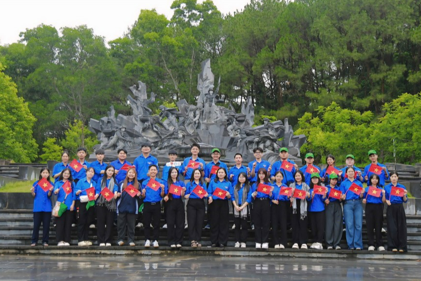 Hành trình về nguồn, bồi đắp khát vọng cống hiến của thủ lĩnh trẻ