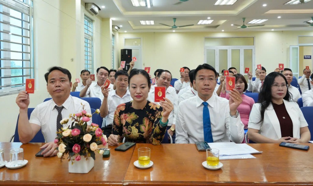 Đảng bộ UBND phường Yên Nghĩa có 5 chi bộ trực thuộc