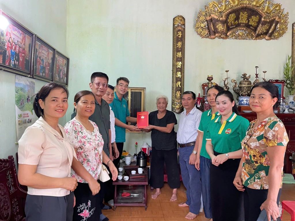 Hội Nông dân thành phố triển khai nhiều hoạt động đền ơn đáp nghĩa