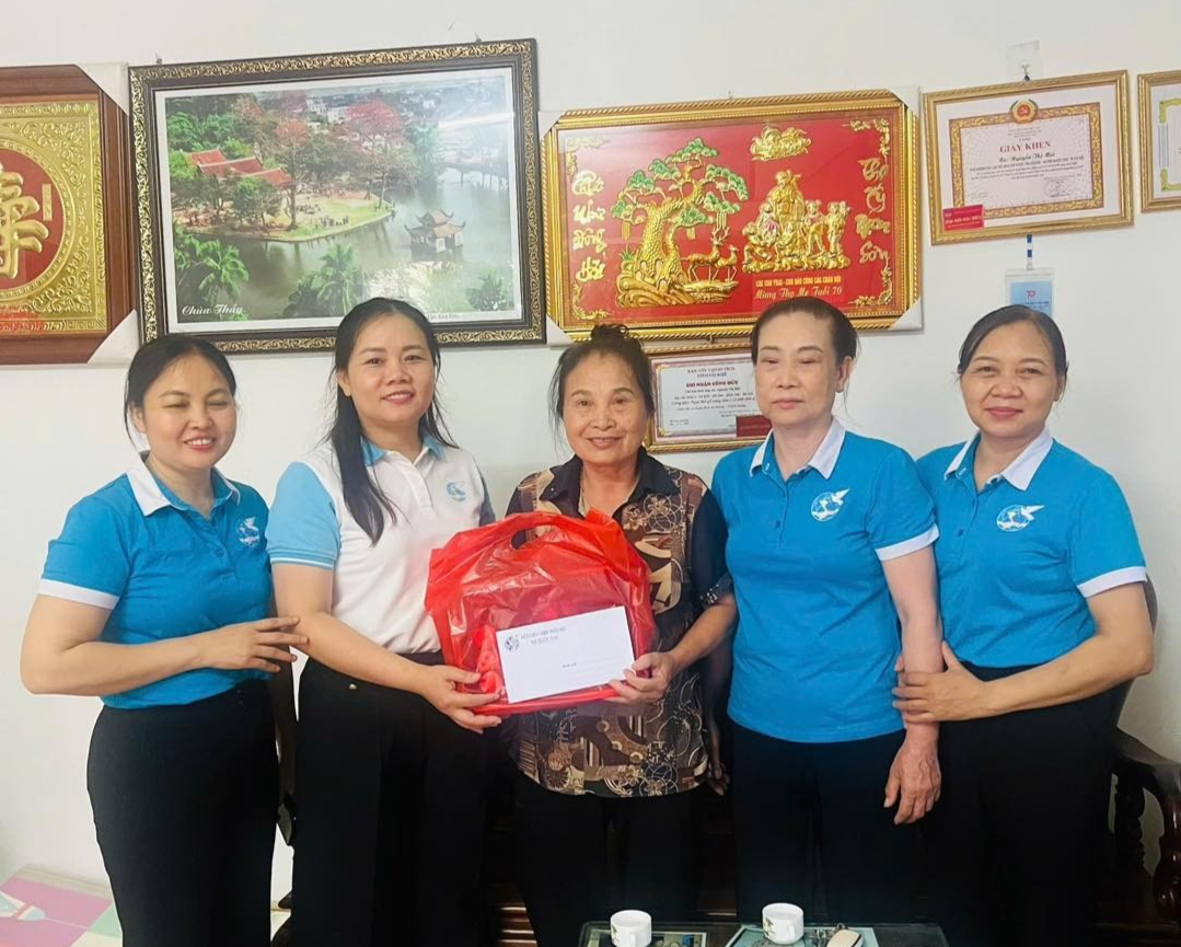 Phụ nữ Thủ đô tổ chức nhiều hoạt động tri ân người có công