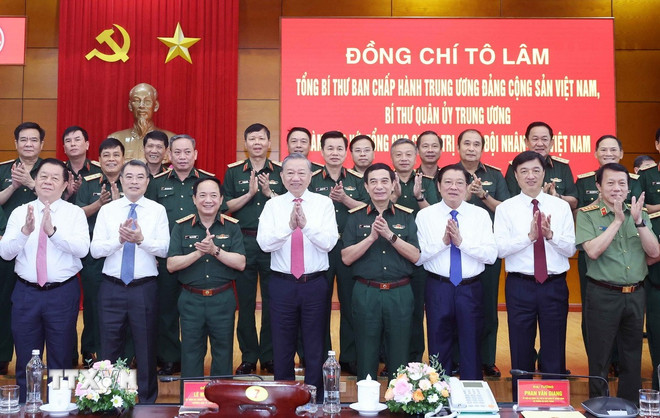 Xây dựng Quân đội vững mạnh về chính trị, gắn bó máu thịt với Nhân dân