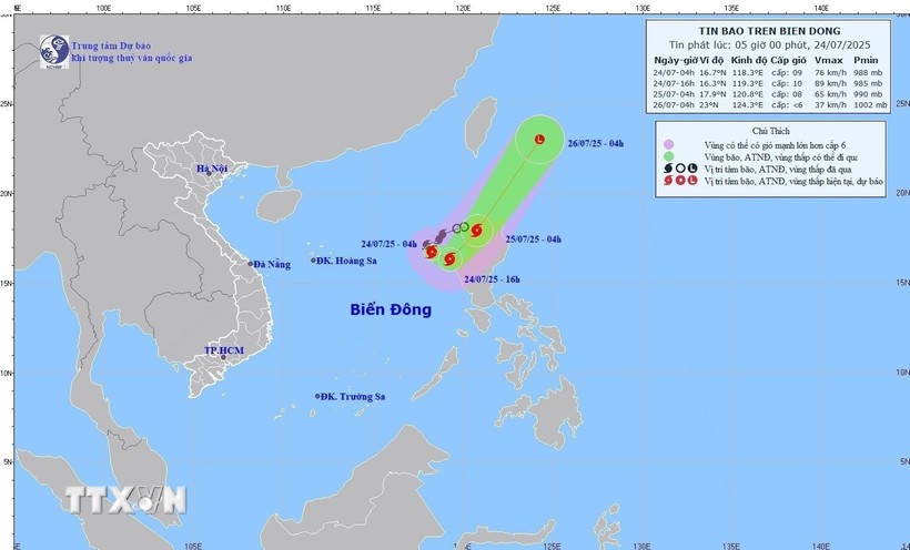 Hướng di chuyển của bão số 4 lúc 4 giờ ngày 24/7. (Ảnh: TTXVN phát)