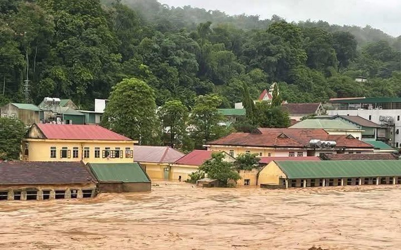 Bước đầu ghi nhận trên địa bàn tỉnh Nghệ An đã có 3 người thiệt mạng, 1 người mất tích, 4 người bị thương, 417 nhà bị thiệt hại, hơn 3.200 nhà bị ngập nước.