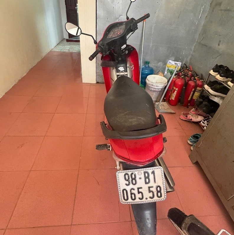 Chiếc xe máy của nạn nhân bị đối tượng chiếm đoạt mang đi tiêu thụ sau khi gây án.