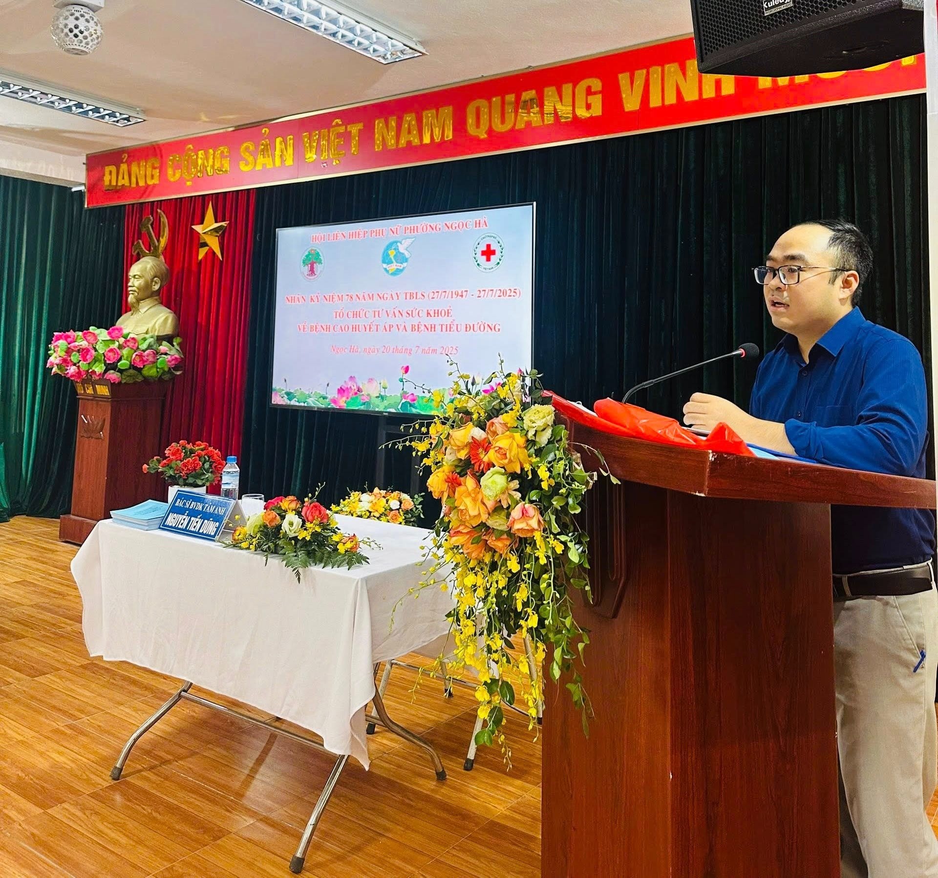 Hội LHPN Ngọc Hà tổ chức tư vấn chăm sóc sức khỏe gia đình chính sách