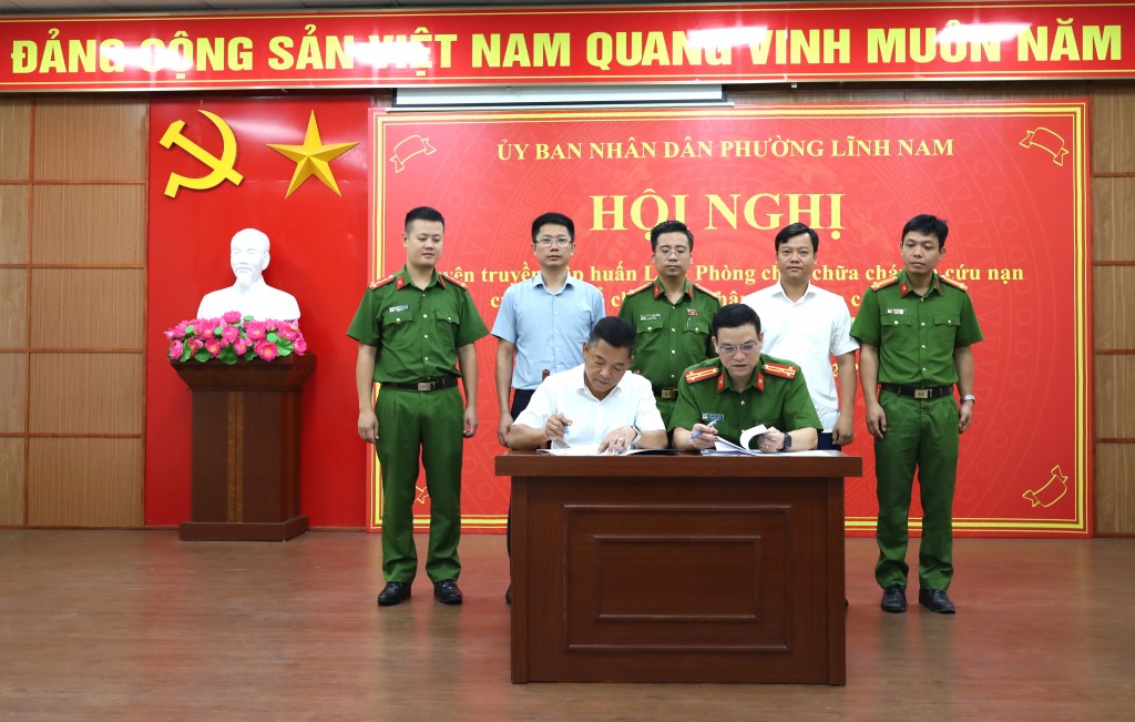 lễ ký biên bản tiếp nhận, bàn giao danh sách cơ sở theo phân cấp