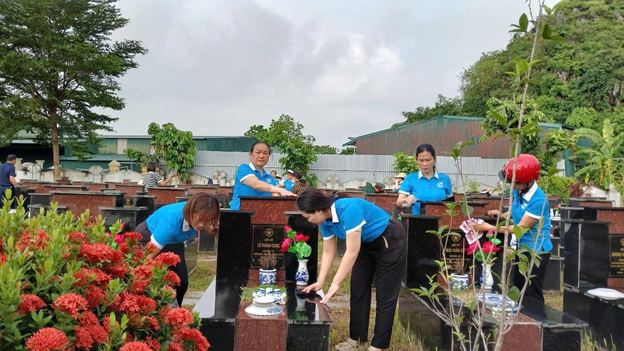 Đồng loạt tổng vệ sinh môi trường, chỉnh trang khuôn viên nghĩa trang liệt sĩ