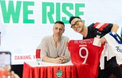 Dimitar Berbatov tái ngộ fans Việt tại sự kiện “Together We Rise”
