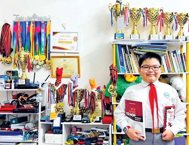 Tô Hải Lâm đam mê Toán và từng đoạt huy chương vàng nhiều cuộc thi như: Violympic Toán Quốc gia, Olympic Toán Quốc tế HKIMO, TIMO, AMO, ASMO, ASMOPSS, Tìm kiếm tài năng toán học quốc tế ITMC… - Ảnh: NVCC