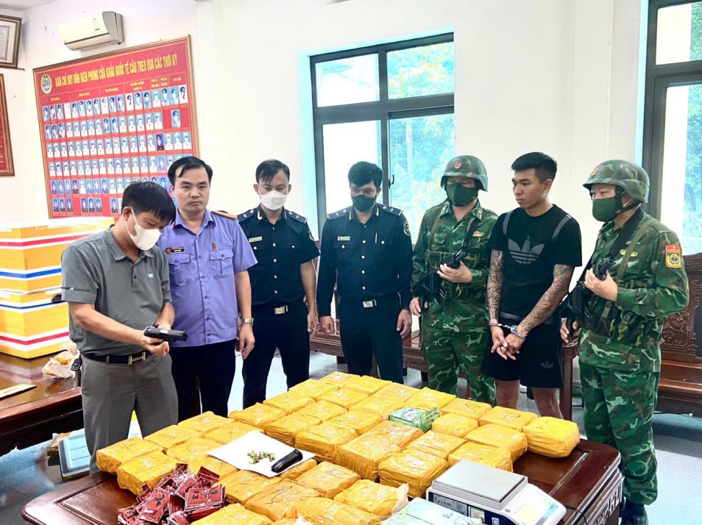 Bắt đối tượng vận chuyển hơn 45kg ma túy