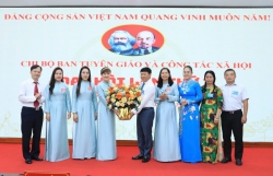 Xây dựng đội ngũ cán bộ, đảng viên thích ứng nhanh yêu cầu mới