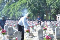 Sáng mãi ngọn lửa tri ân