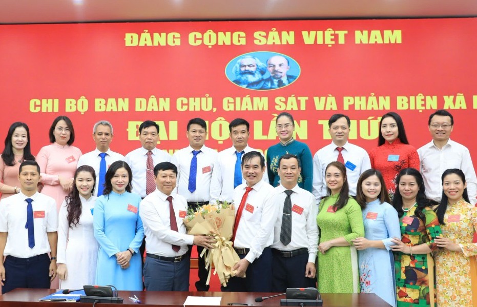 Dân chủ, sáng tạo, đột phá xây dựng chi bộ vững mạnh toàn diện