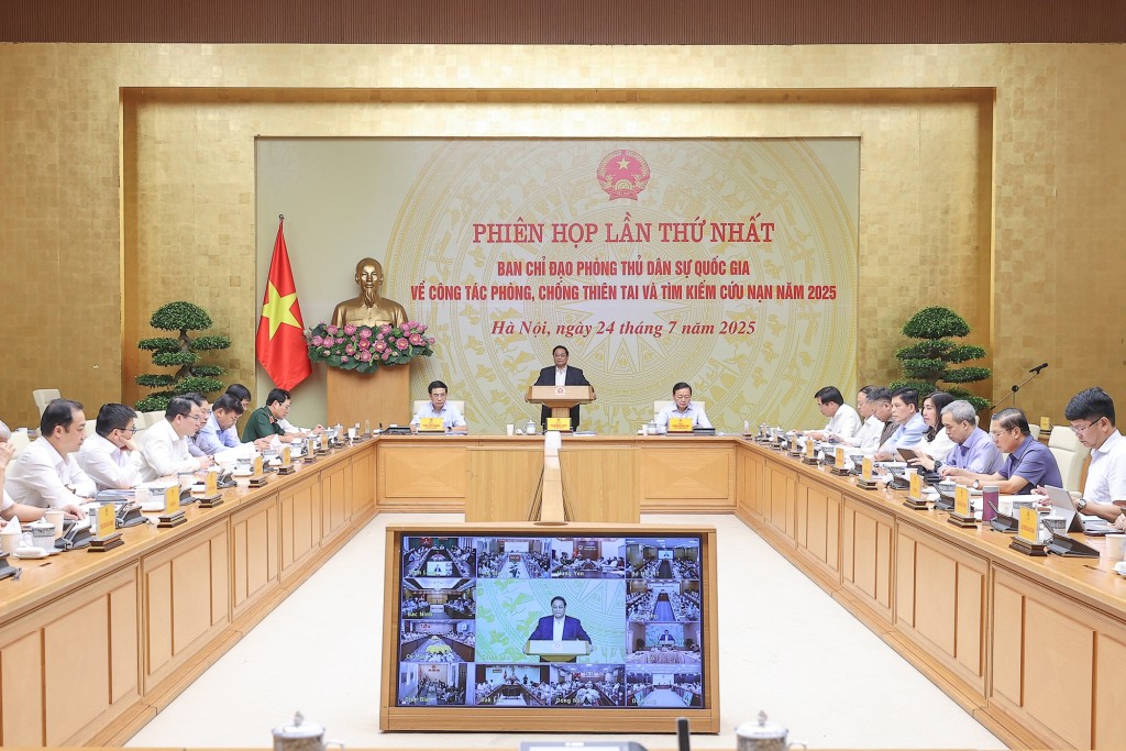 Thủ tướng yêu cầu khẩn trương hoàn thiện bộ máy từ Trung ương tới cơ sở về phòng thủ dân sự quốc gia - Ảnh: VGP/Nhật Bắc