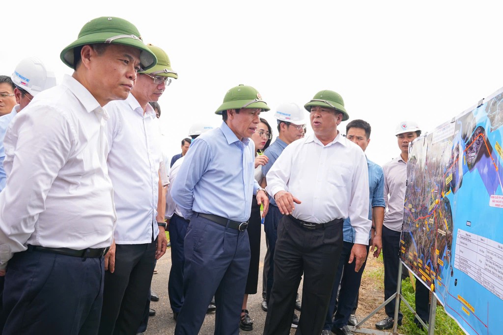 Bảo đảm mặt bằng sạch để khởi công dự án đúng tiến độ