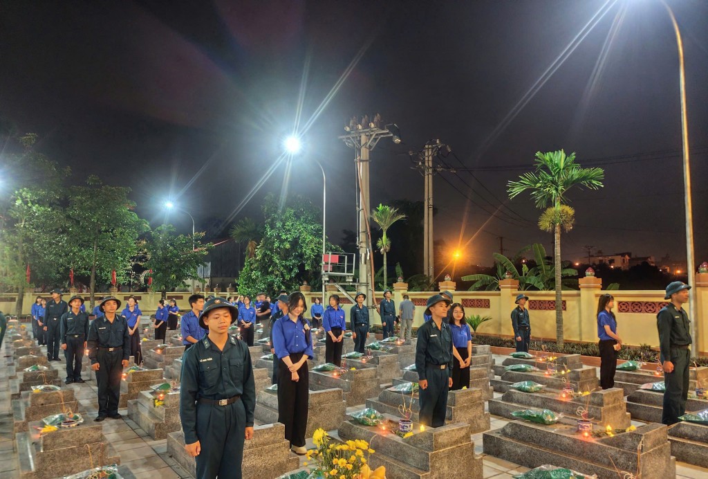 Xã Thư Lâm: Thắp nến tri ân tưởng nhớ các Anh hùng liệt sĩ
