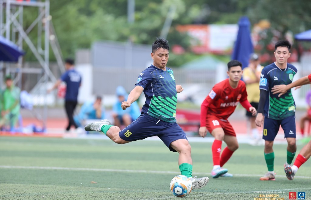 36 Hoàng Nông Thảo Vy lách qua khe cửa hẹp vào tứ kết Bia Saigon Dragon Cup 2025